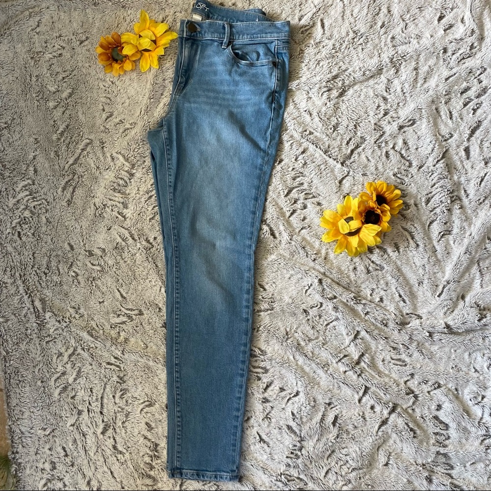 LOFT Modern Skinny Jean Size 12 Light Wash Denim - Picture 3 of 5